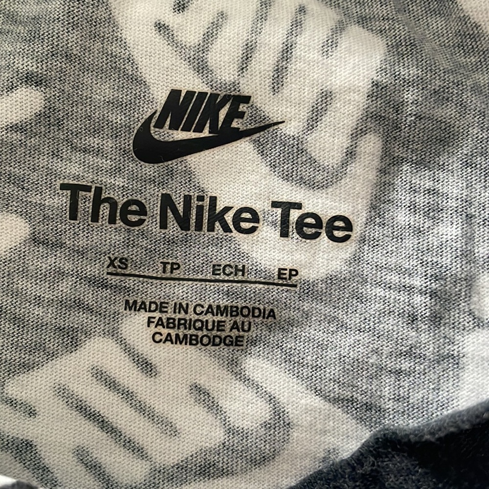 Nike Tee - Picture 3 of 3